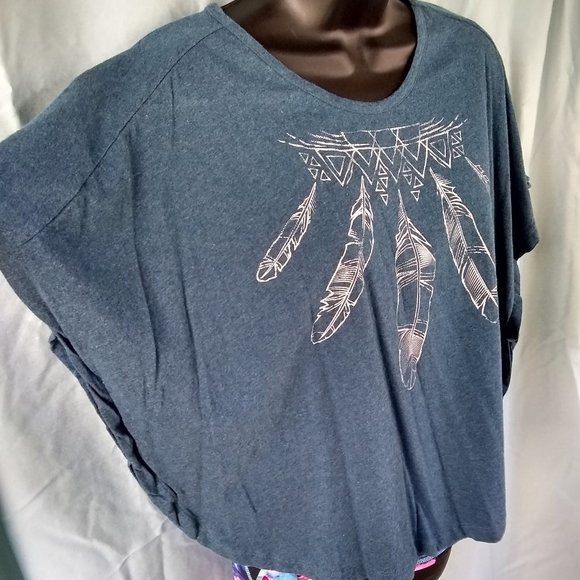 NWT Small Synergy Blue Feather Graphic Circle Top Teal Dreams - Picture 3 of 10